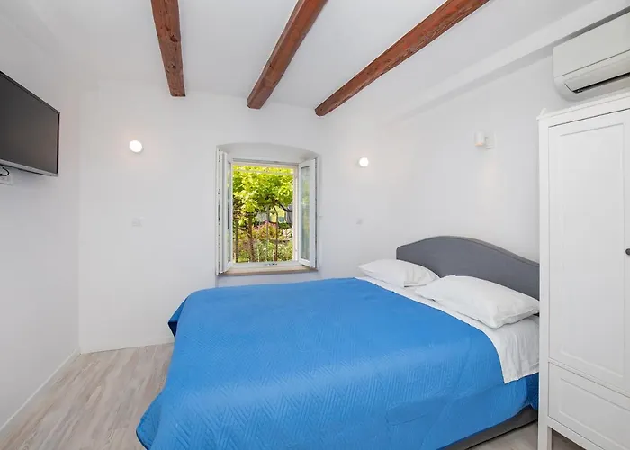 Studio Apartment Bell